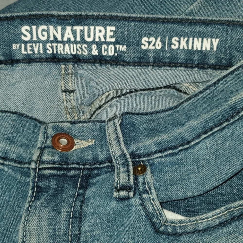 S26 Skinny Signature by Levi Strauss & Co. - Picture 2 of 3